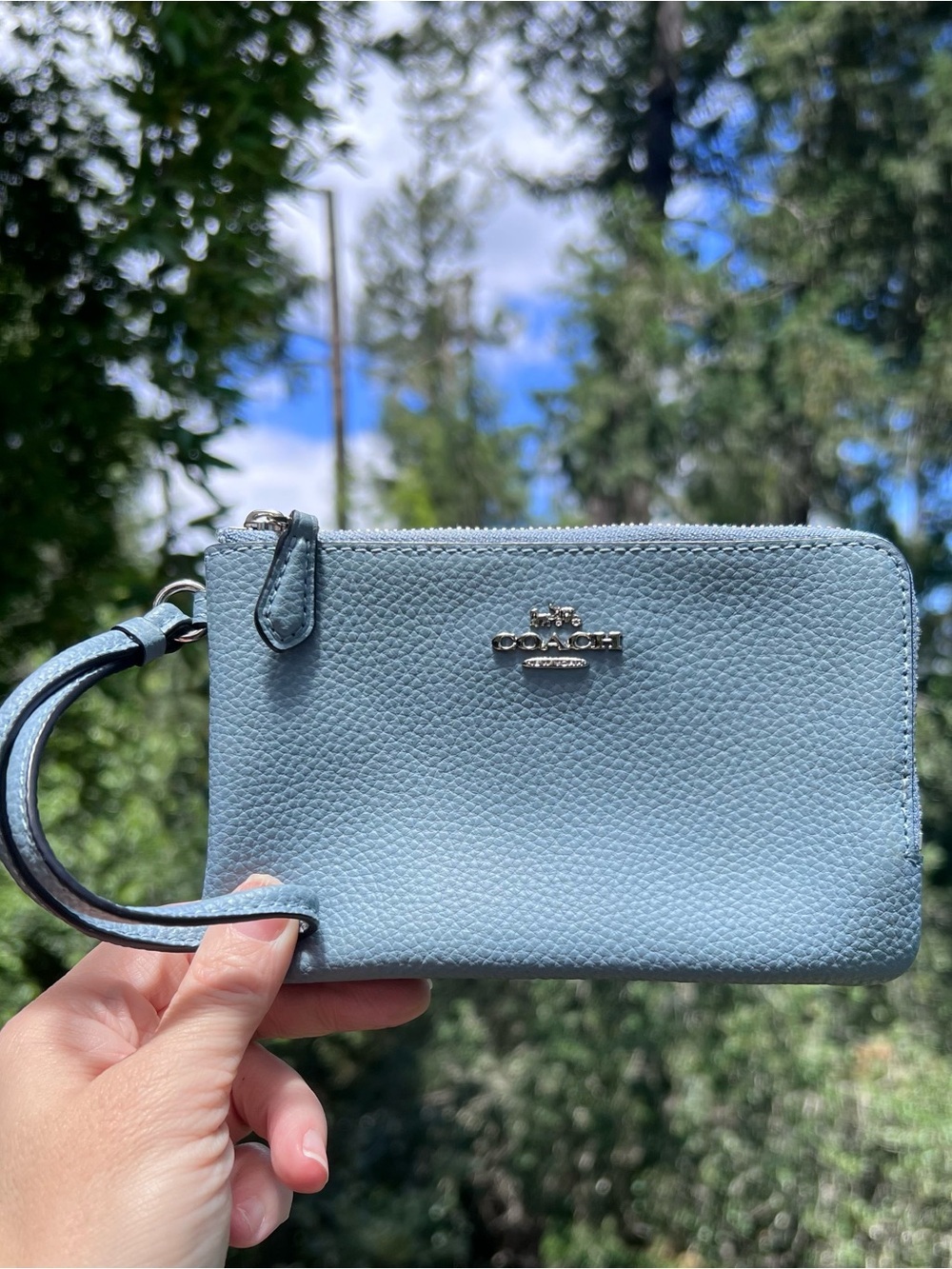 COACH Baby Blue Pebbled Leather Wristlet Wallet Clutch Silver Hardware AUTHENTIC